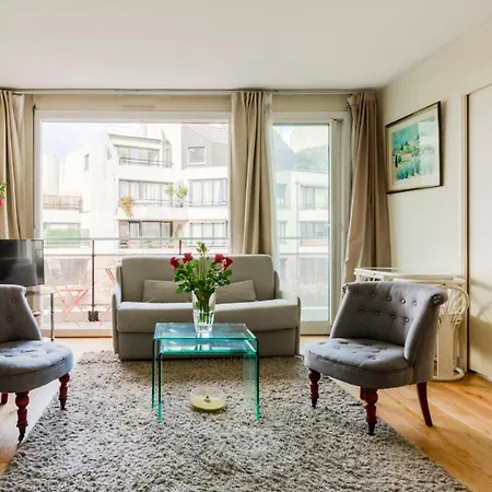 Mademoiselle Prestige Paris